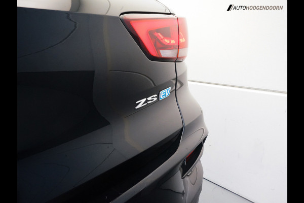 MG ZS EV Long Range Luxury Sport 70 kWh (APPLE CARPLAY,PANORAMADAK,DODEHOEK,KEYLESS,ELEKTRISCHE STOELEN,ADAPTIVE CRUISE)