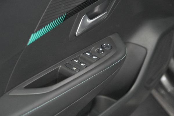 Peugeot 208 PureTech 100 Allure Pack | Parkeersensoren | Apple Carplay | Stoelverwarming