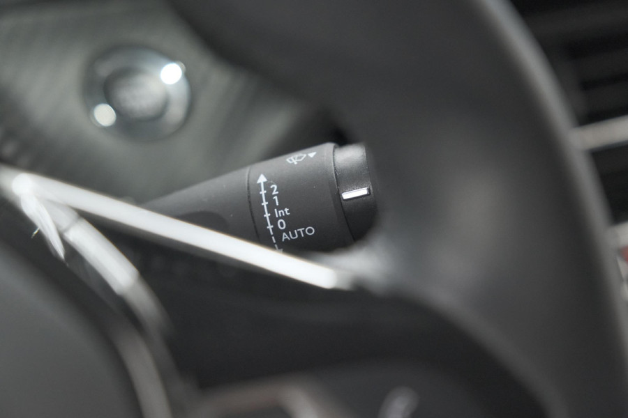 Peugeot 208 PureTech 100 Allure Pack | Parkeersensoren | Apple Carplay | Stoelverwarming
