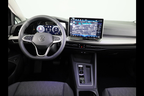 Volkswagen Golf Life Edition 1.5 eHybrid 150 kW / 204 PK Hatchback Achteruitrijcamera | Stoelverwarming | Carplay