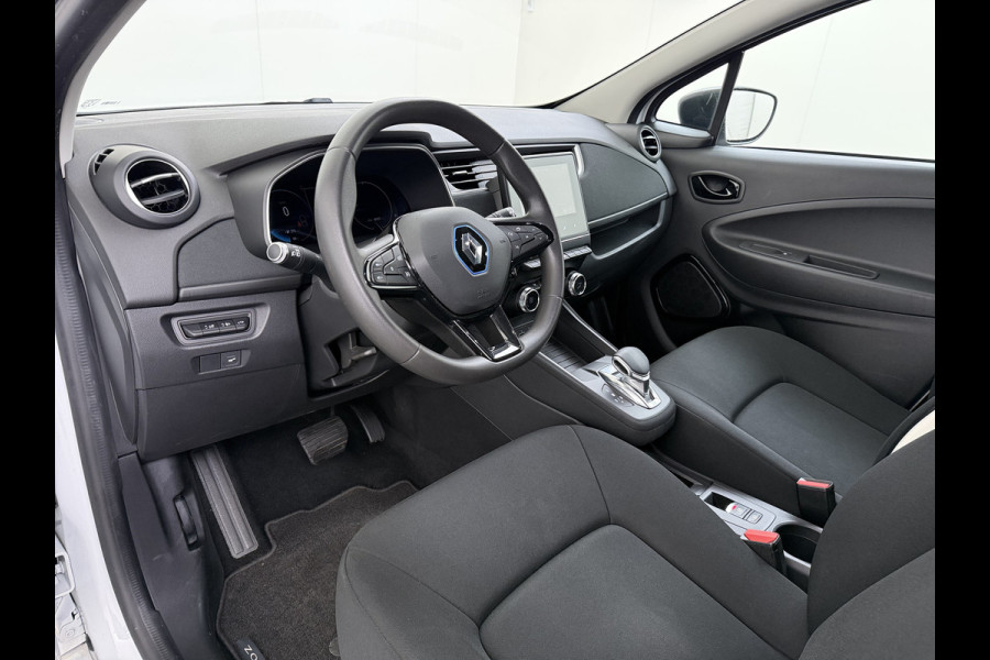 Renault ZOE 52kWh SOH 95% Eigen Accu R110 Warmtepomp Navi Ecc Pdc Isofix Bluetooth Apple Carplay/Android Auto Cruise Control Life Keyless Regen-Lichtsensor Privacy Glas Led DAB 1e Eigenaar Origineel Nederlandse Auto