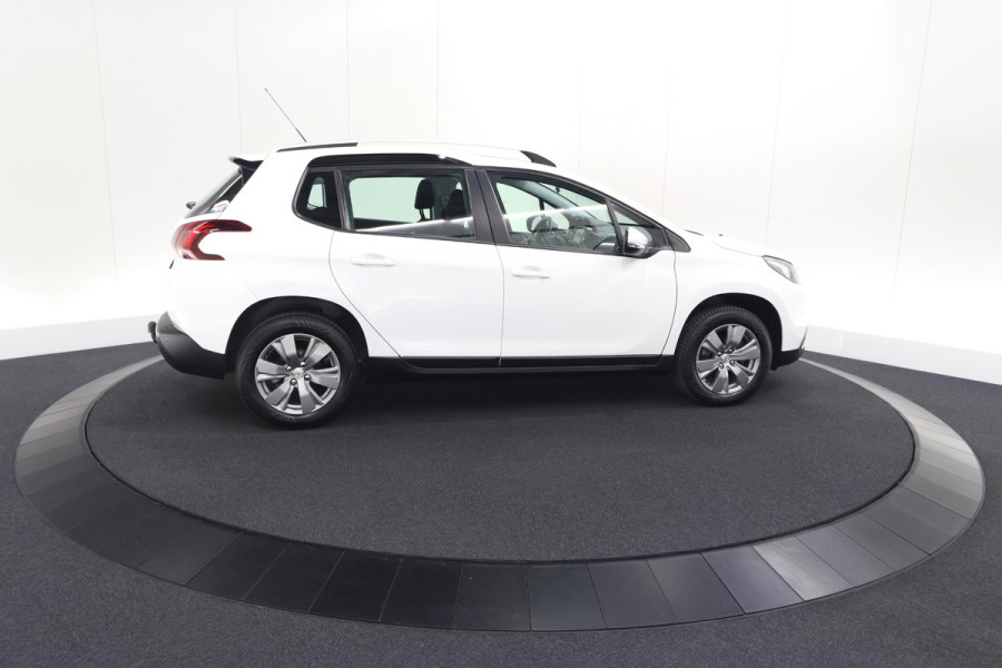 Peugeot 2008 PureTech 110 Blue Lion | Trekhaak | Apple Carplay | Navigatie | Parkeersensoren