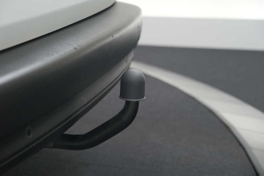 Peugeot 2008 PureTech 110 Blue Lion | Trekhaak | Apple Carplay | Navigatie | Parkeersensoren