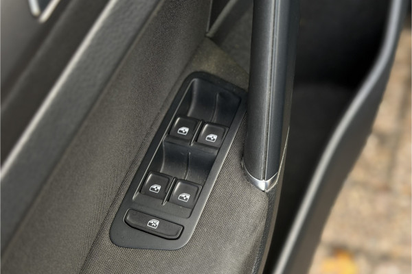Volkswagen Golf 1.0 TSI Comfortline | Clima | Adaptive Cruise | App-Connect | PDC V & A