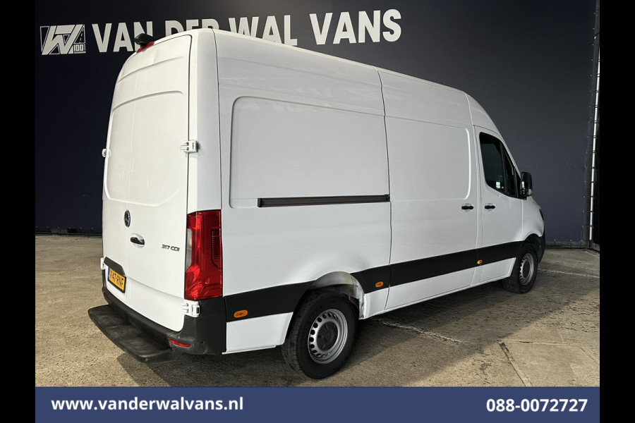Mercedes-Benz Sprinter 317 CDI 170pk L2H2 Euro6 Airco | Cruisecontrol | Navigatie | 360 graden Camera | Apple Carplay Chauffeursstoel, Stoelverwarming, parkeersensoren, bijrijdersbank, Android auto