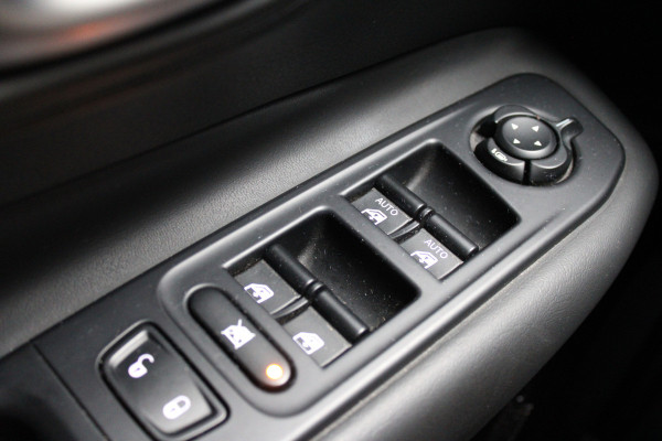 Jeep Renegade 1.4 MultiAir Night Eagle II Limited | Navigatie | Trekhaak | DAB
