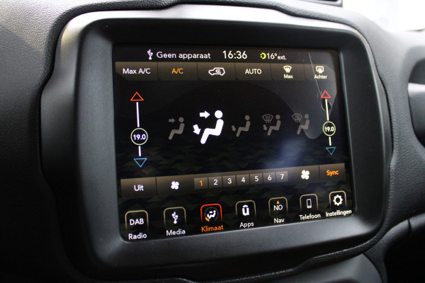 Jeep Renegade 1.4 MultiAir Night Eagle II Limited | Navigatie | Trekhaak | DAB