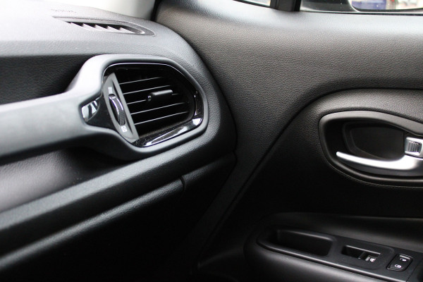 Jeep Renegade 1.4 MultiAir Night Eagle II Limited | Navigatie | Trekhaak | DAB