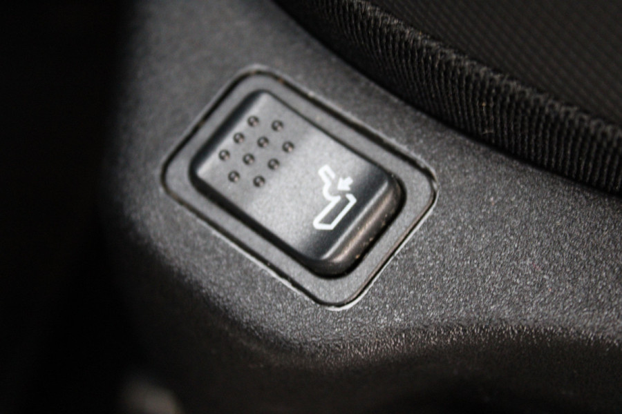 Jeep Renegade 1.4 MultiAir Night Eagle II Limited | Navigatie | Trekhaak | DAB