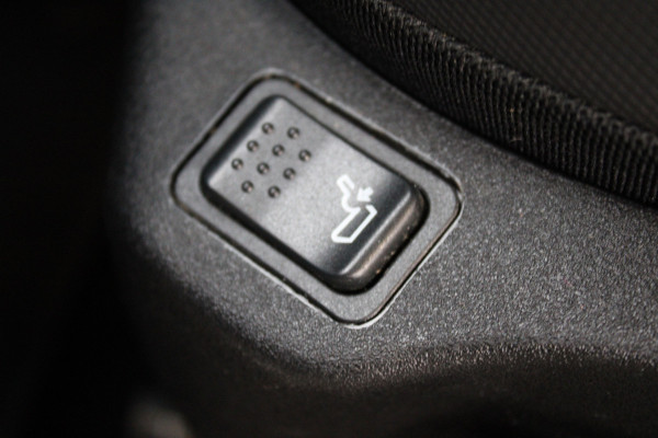 Jeep Renegade 1.4 MultiAir Night Eagle II Limited | Navigatie | Trekhaak | DAB