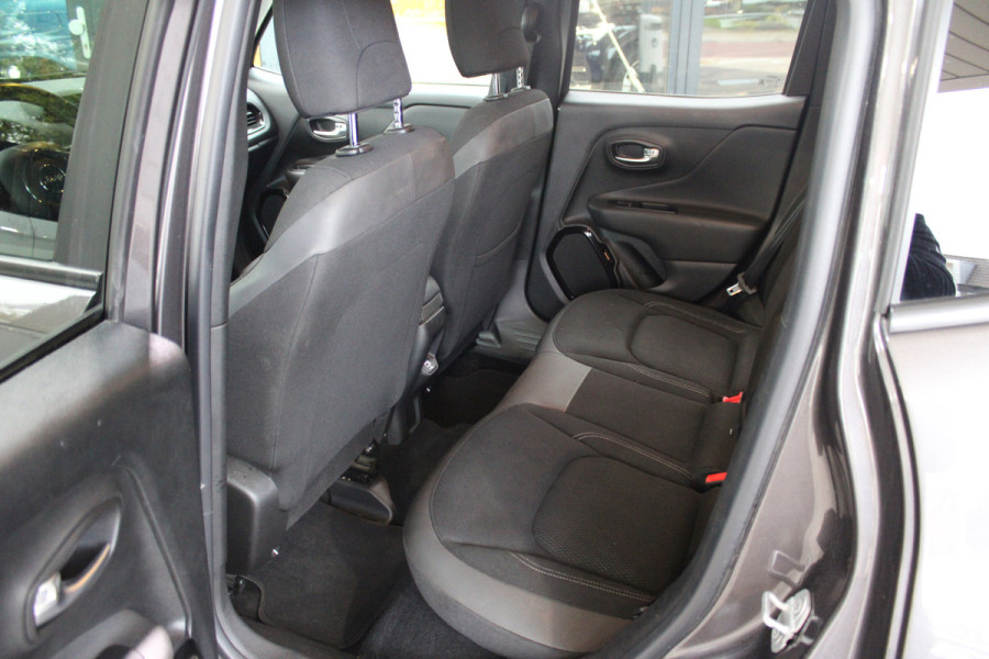 Jeep Renegade 1.4 MultiAir Night Eagle II Limited | Navigatie | Trekhaak | DAB