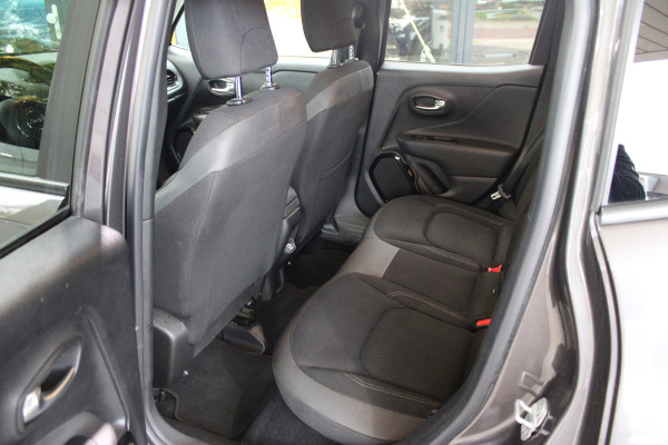 Jeep Renegade 1.4 MultiAir Night Eagle II Limited | Navigatie | Trekhaak | DAB