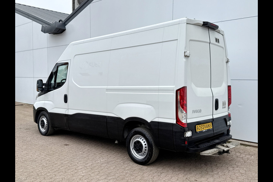 Iveco Daily 35S14 2.3 L2H2 Airco Cruise Control 3,5t Trekhaak Kastwand Inbouw