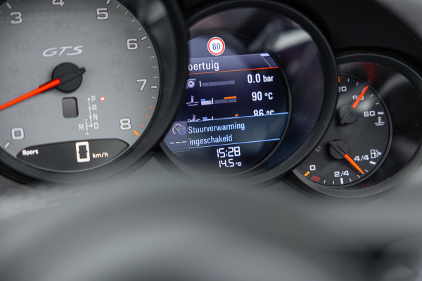 Porsche 911 3.0 Targa 4 GTS / NL-Auto / Approved garantie 06-2029 / Sportuitlaat / Navigatie / Bose
