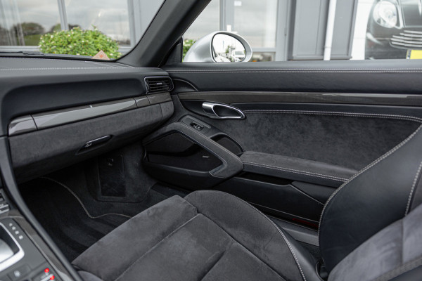 Porsche 911 3.0 Targa 4 GTS / NL-Auto / Approved garantie 06-2029 / Sportuitlaat / Navigatie / Bose