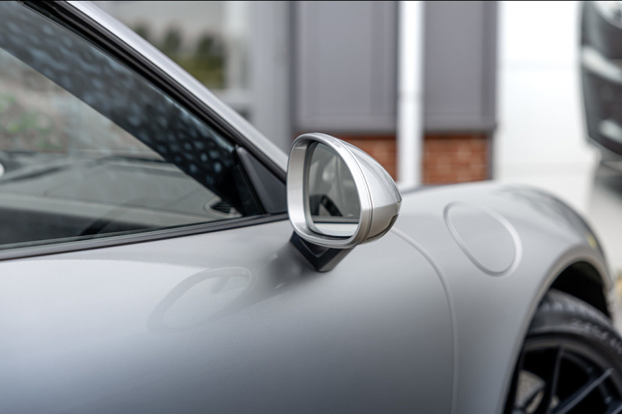 Porsche 911 3.0 Targa 4 GTS / NL-Auto / Approved garantie 06-2029 / Sportuitlaat / Navigatie / Bose