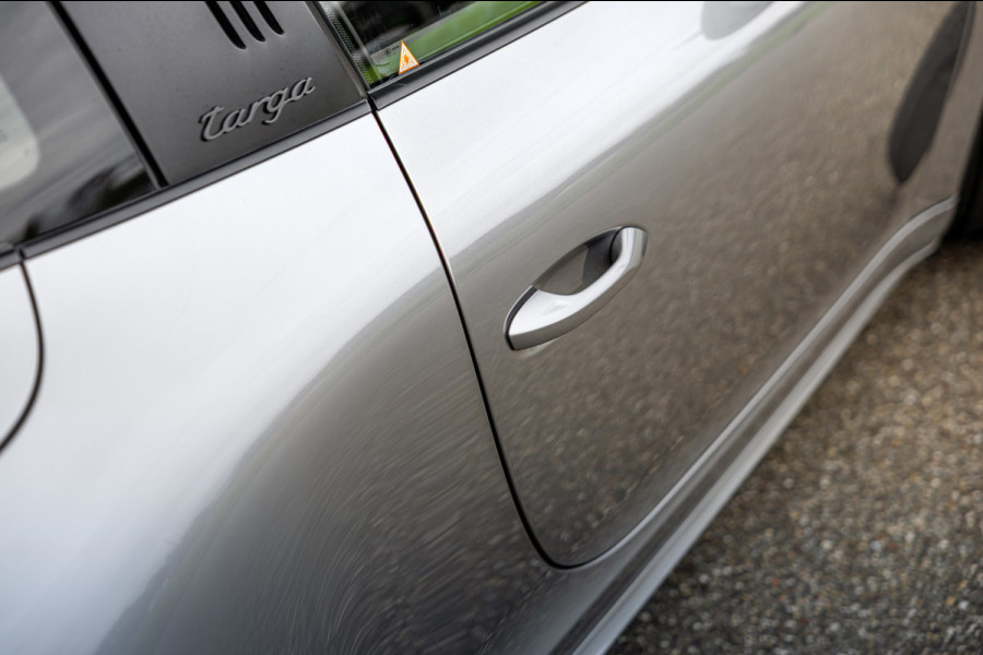 Porsche 911 3.0 Targa 4 GTS / NL-Auto / Approved garantie 06-2029 / Sportuitlaat / Navigatie / Bose