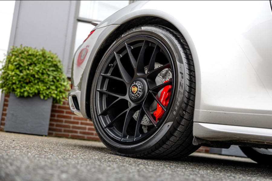 Porsche 911 3.0 Targa 4 GTS / NL-Auto / Approved garantie 06-2029 / Sportuitlaat / Navigatie / Bose