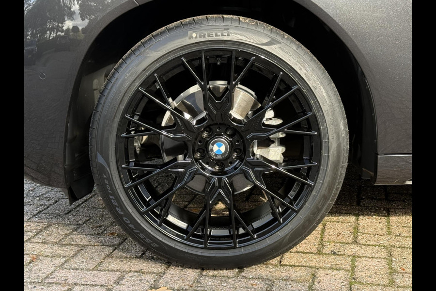BMW X3 30e xDrive M SPORT | PANORAMA | TREKHAAK | DRIVING ASS. PROFF | ADAPT. ONDERSTEL | HARMAN KARDON |