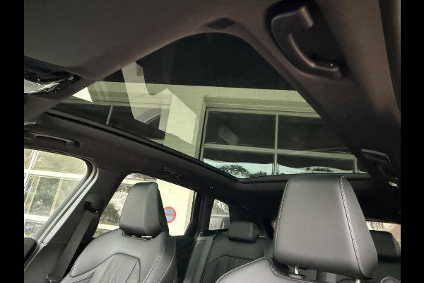 BMW X3 30e xDrive M SPORT | PANORAMA | TREKHAAK | DRIVING ASS. PROFF | ADAPT. ONDERSTEL | HARMAN KARDON |