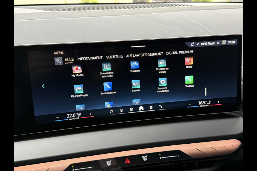 BMW X3 30e xDrive M SPORT | PANORAMA | TREKHAAK | DRIVING ASS. PROFF | ADAPT. ONDERSTEL | HARMAN KARDON |