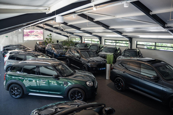 MINI Countryman 1.5 Cooper Business Edition | PANORAMA | SPORTSTOELEN | LEDER | STOELVERWARMING | ELEKTR. KOFFERKLEP |