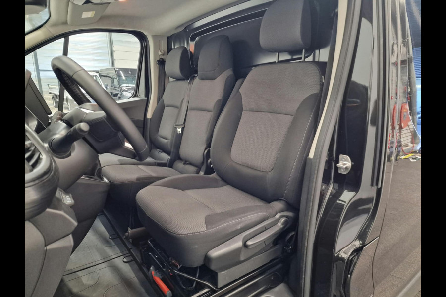 Renault Trafic 2.0 Blue dCi 150PK T30 L2H1 Advance Automaat Navigatie Airco Lichtmetalen velgen Betimmering Trekhaak Camera Parkeersensoren Dab