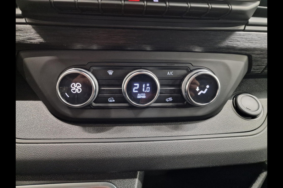 Renault Trafic 2.0 Blue dCi 150PK T30 L2H1 Advance Automaat Navigatie Airco Lichtmetalen velgen Betimmering Trekhaak Camera Parkeersensoren Dab