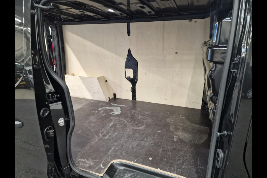 Renault Trafic 2.0 Blue dCi 150PK T30 L2H1 Advance Automaat Navigatie Airco Lichtmetalen velgen Betimmering Trekhaak Camera Parkeersensoren Dab