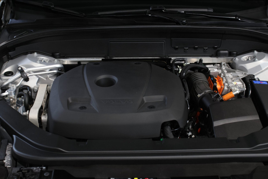 Volvo XC60 2.0 T8 Plug-in hybrid AWD R-Design *Pano*H/K*Luchtvering*Trekhaak*