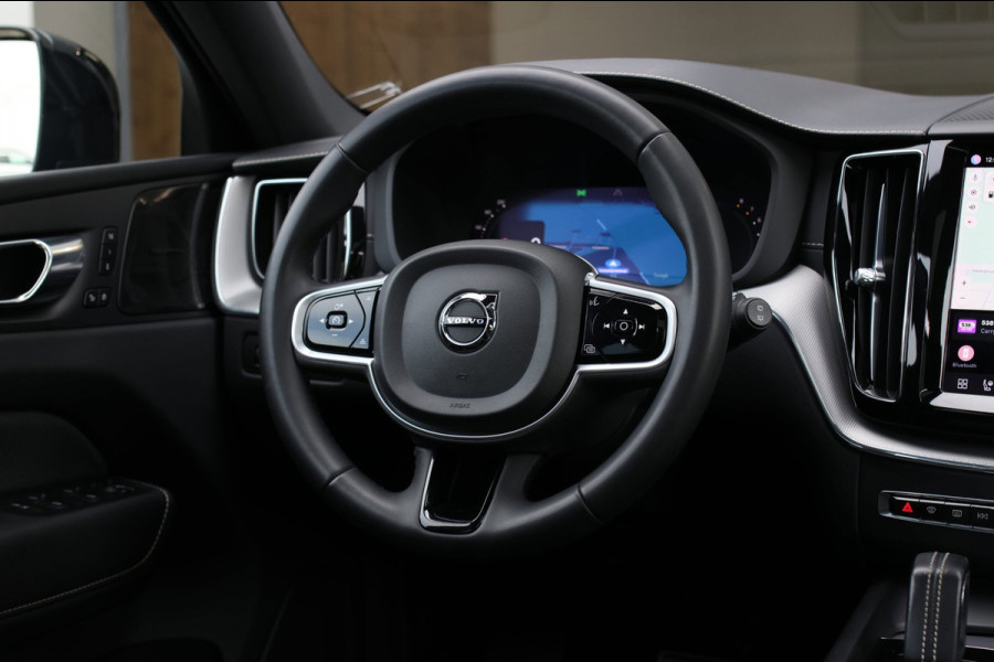 Volvo XC60 2.0 T8 Plug-in hybrid AWD R-Design *Pano*H/K*Luchtvering*Trekhaak*