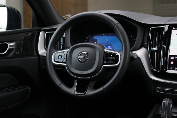 Volvo XC60 2.0 T8 Plug-in hybrid AWD R-Design *Pano*H/K*Luchtvering*Trekhaak*