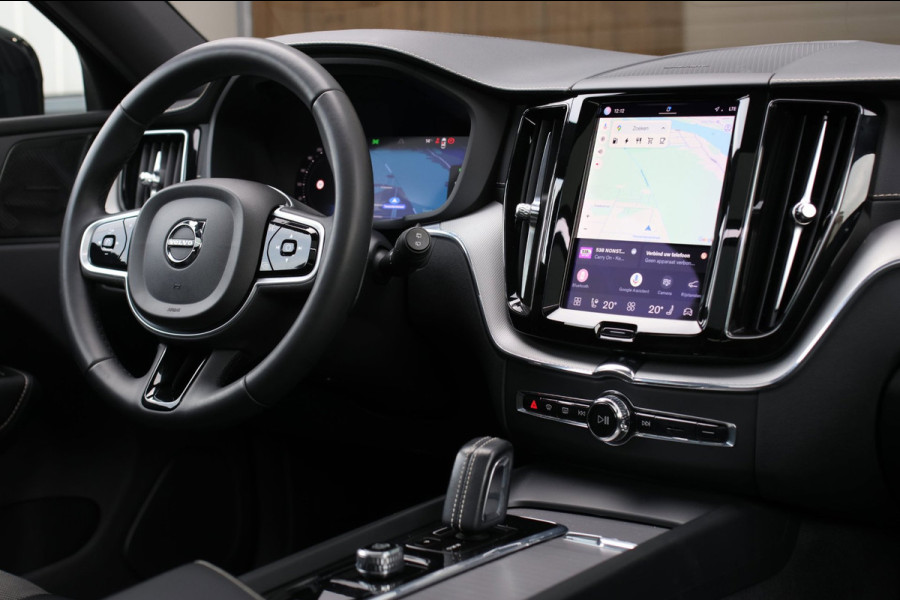 Volvo XC60 2.0 T8 Plug-in hybrid AWD R-Design *Pano*H/K*Luchtvering*Trekhaak*