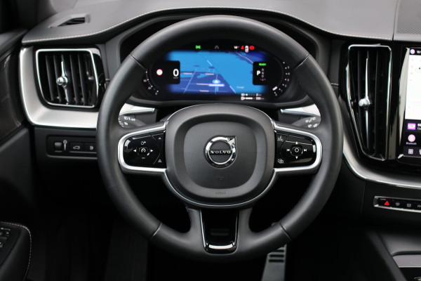 Volvo XC60 2.0 T8 Plug-in hybrid AWD R-Design *Pano*H/K*Luchtvering*Trekhaak*