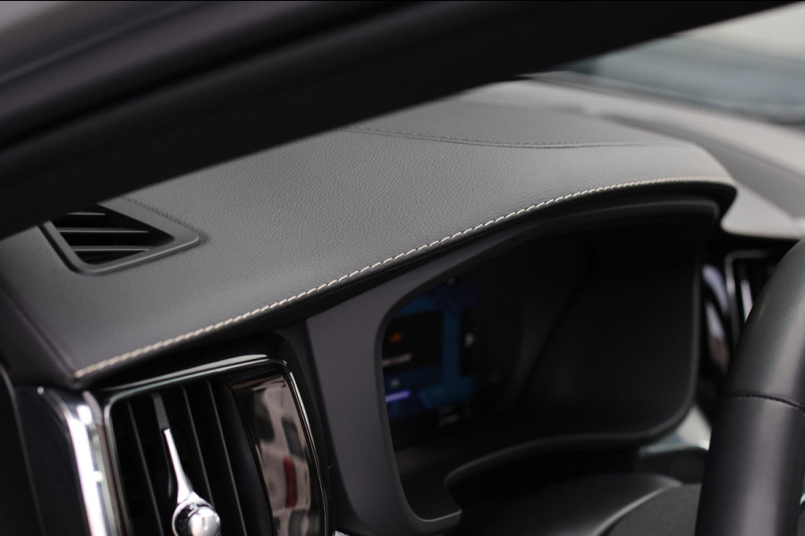 Volvo XC60 2.0 T8 Plug-in hybrid AWD R-Design *Pano*H/K*Luchtvering*Trekhaak*