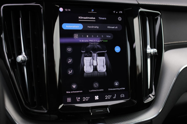 Volvo XC60 2.0 T8 Plug-in hybrid AWD R-Design *Pano*H/K*Luchtvering*Trekhaak*