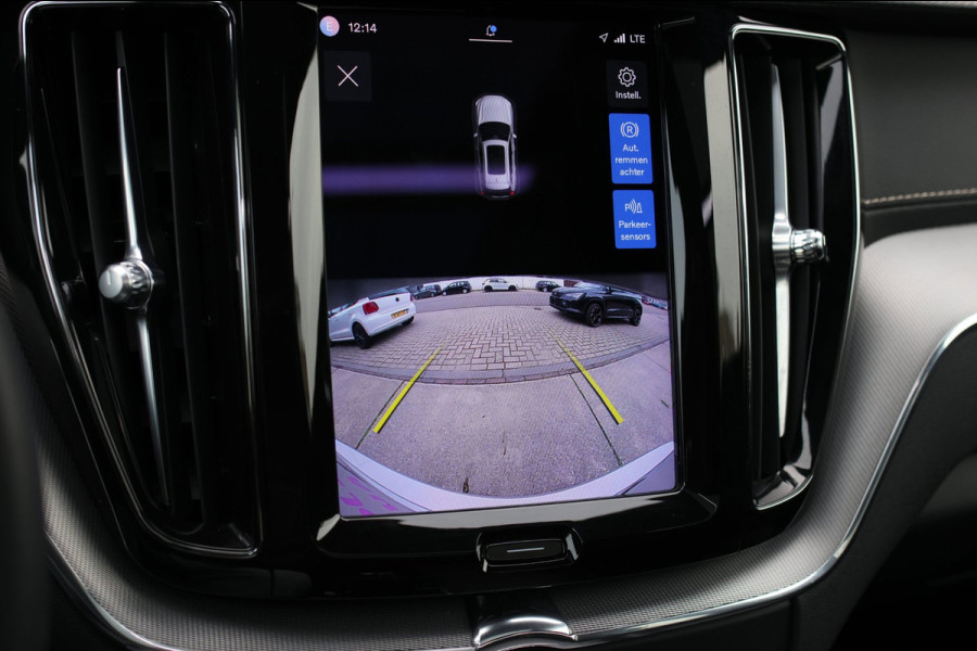 Volvo XC60 2.0 T8 Plug-in hybrid AWD R-Design *Pano*H/K*Luchtvering*Trekhaak*