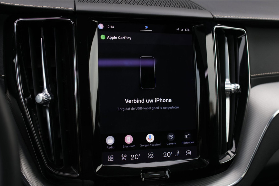 Volvo XC60 2.0 T8 Plug-in hybrid AWD R-Design *Pano*H/K*Luchtvering*Trekhaak*