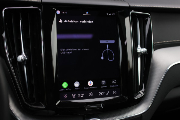 Volvo XC60 2.0 T8 Plug-in hybrid AWD R-Design *Pano*H/K*Luchtvering*Trekhaak*