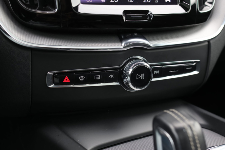 Volvo XC60 2.0 T8 Plug-in hybrid AWD R-Design *Pano*H/K*Luchtvering*Trekhaak*