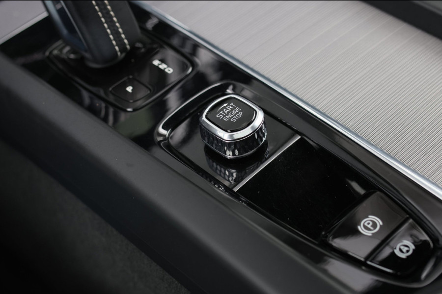 Volvo XC60 2.0 T8 Plug-in hybrid AWD R-Design *Pano*H/K*Luchtvering*Trekhaak*
