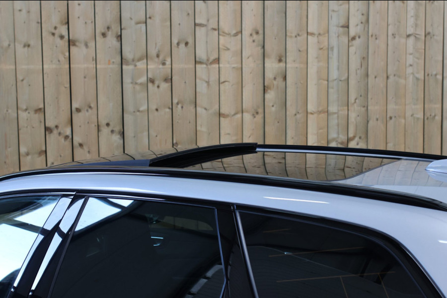 Volvo XC60 2.0 T8 Plug-in hybrid AWD R-Design *Pano*H/K*Luchtvering*Trekhaak*