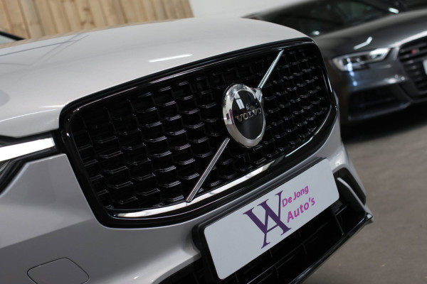 Volvo XC60 2.0 T8 Plug-in hybrid AWD R-Design *Pano*H/K*Luchtvering*Trekhaak*