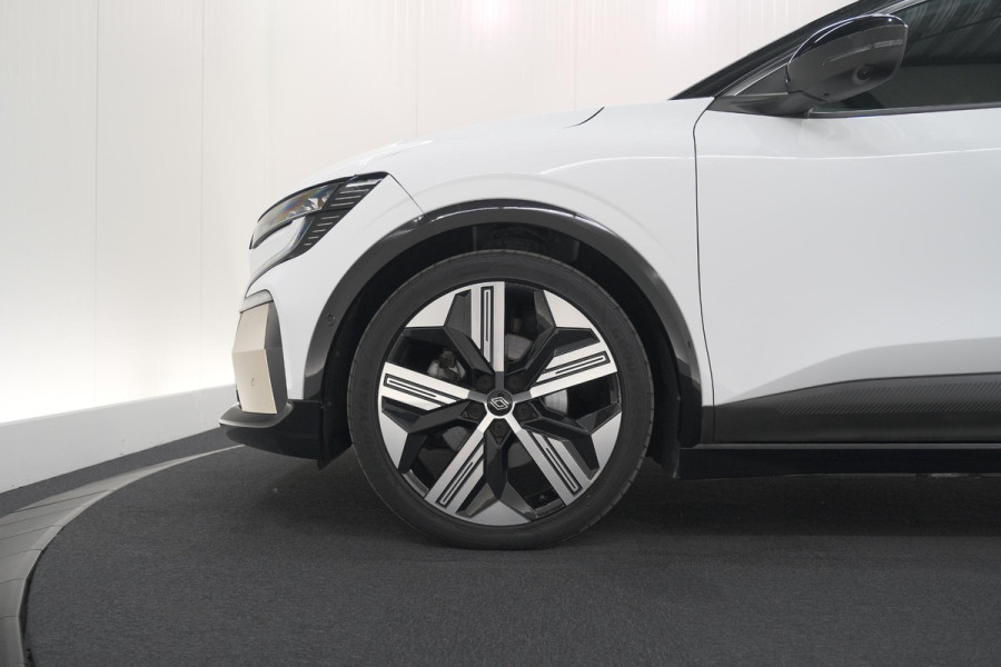 Renault Mégane E-Tech EV60 Optimum Charge Iconic | 360 Camera | Harman Kardon | Stoelmassage | Dodehoekdetectie | SOH 93,1%