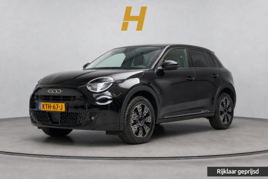 Fiat 600 1.2 Hybrid Urban | Achteruitrijcamera | Carplay | Climate control | Cruise control | Parkeersensoren | All-seasonbanden