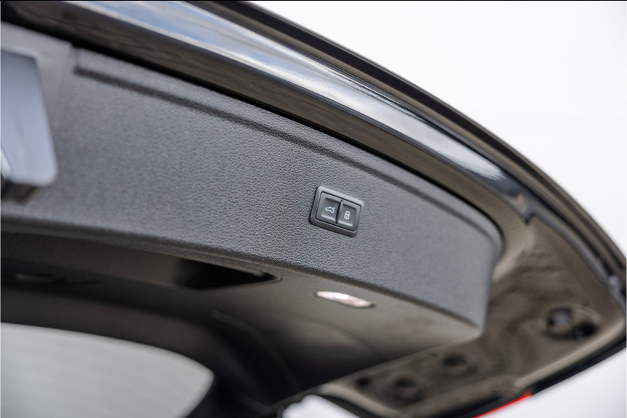 Audi Q5 55 TFSI e S edition Competition RS Stoelen / B&O Audio / Camera / 20 inch / S-Line /