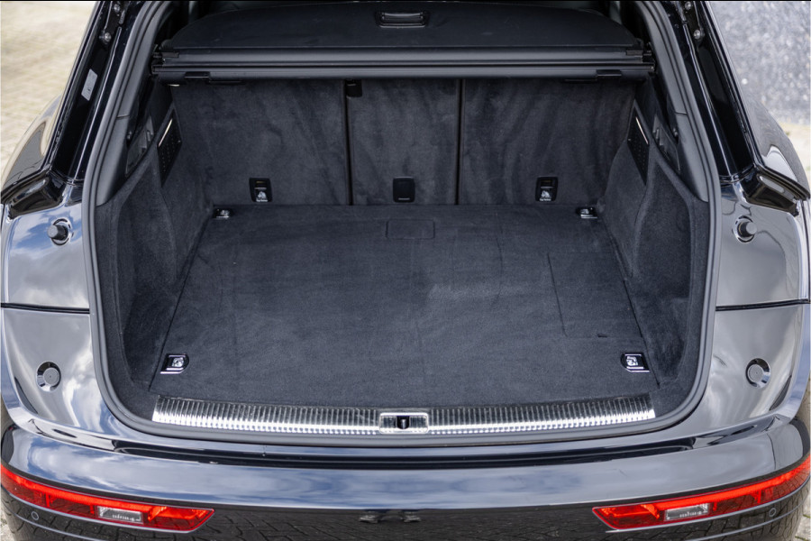 Audi Q5 55 TFSI e S edition Competition RS Stoelen / B&O Audio / Camera / 20 inch / S-Line /