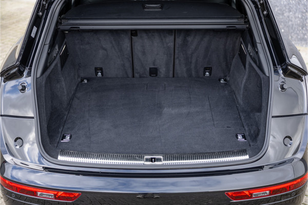 Audi Q5 55 TFSI e S edition Competition RS Stoelen / B&O Audio / Camera / 20 inch / S-Line /