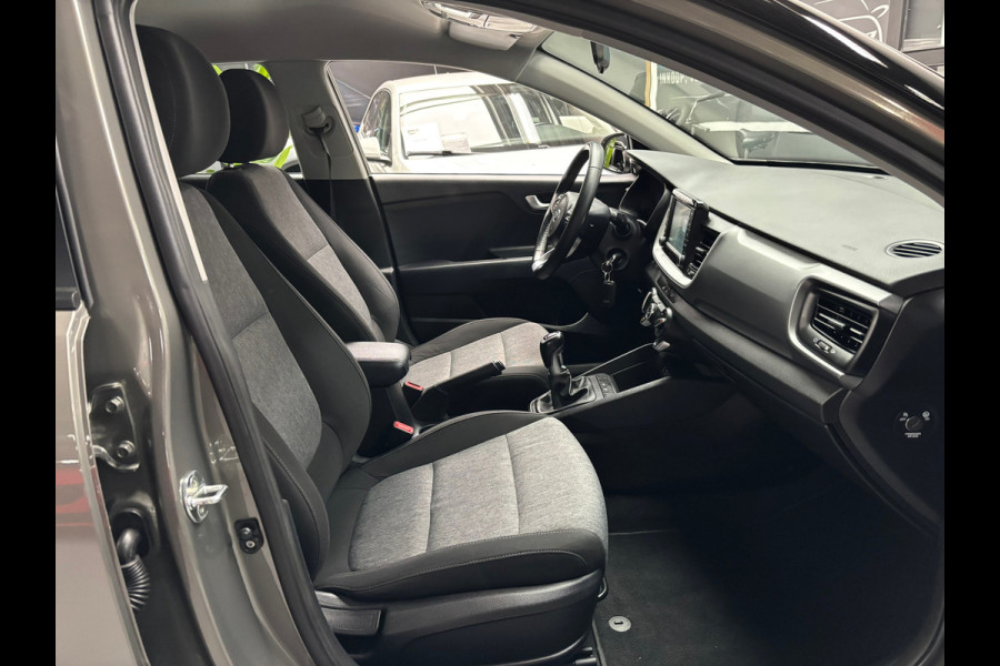 Kia Stonic 1.0 T-GDi DynamicLine / Camera