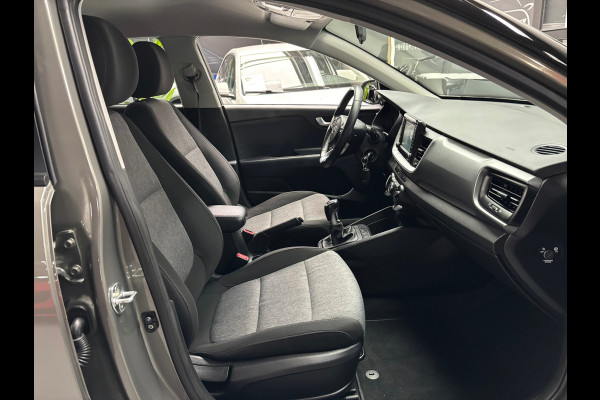 Kia Stonic 1.0 T-GDi DynamicLine / Camera
